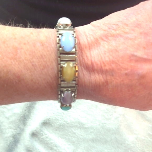 Vtg SARAH COVENTRY Party Pastels Bracelet, Silvertone, Multi Color Stones - Picture 4 of 7